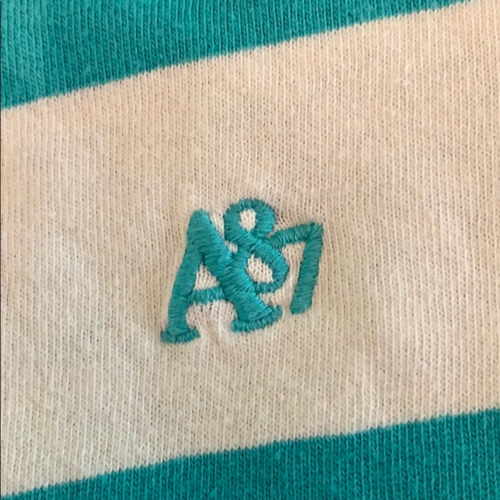 Polo - Picture 2 of 2